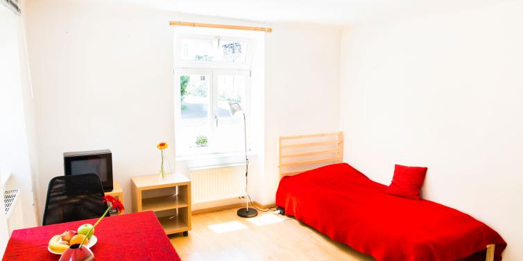 ESL languages shared apartment Alpadia Freiburg