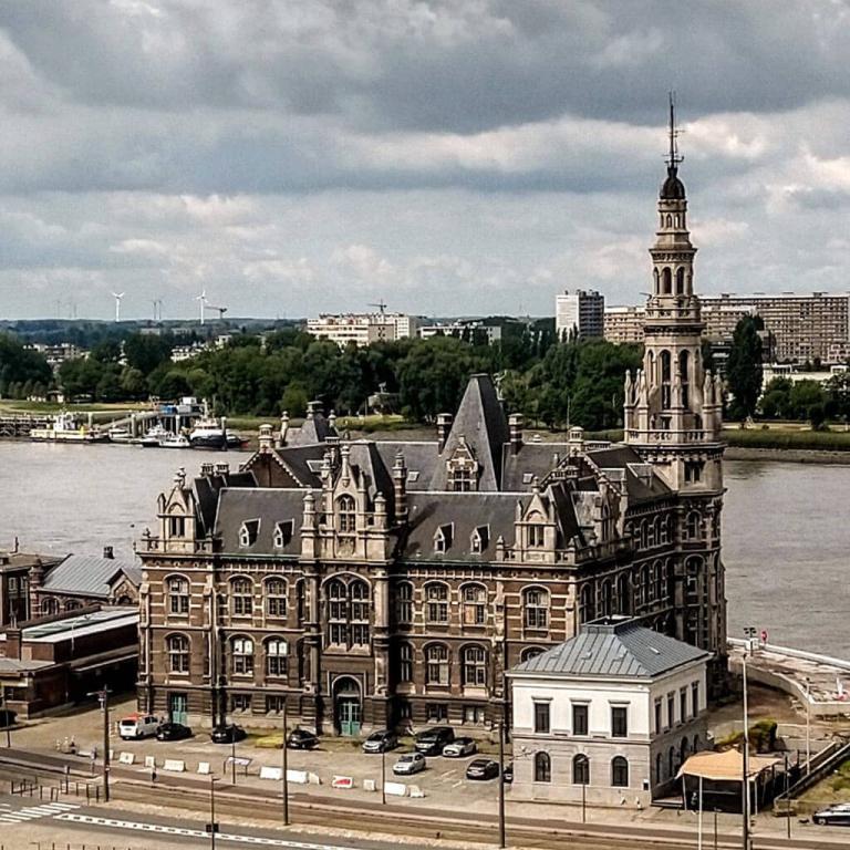 esl-belgium-which-city-to-choose-banner-DUTCH