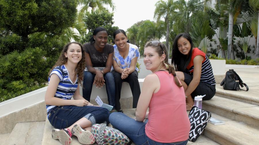 IIC (Instituto Intercultural del Caribe) School Gallery 457 6
