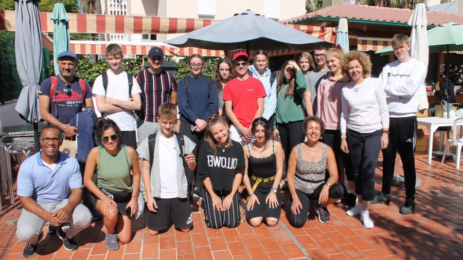 ESL Languages Colegio Maravillas Young Adults gallery 4