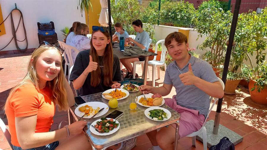 ESL Languages Colegio Maravillas Young Adults gallery 5
