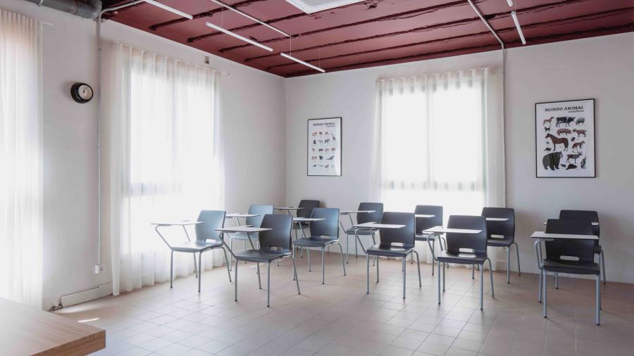 Expanish Barcelona 30 + school gallery 1 ESL Languages Spanish 