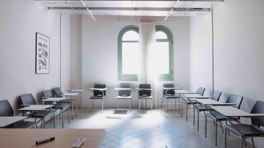 Expanish Barcelona 30 + school gallery 2 ESL Languages Spanish 