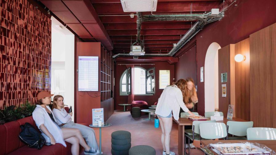 ESL Languages Spanish Expanish Barcelona 30 + school gallery 6
