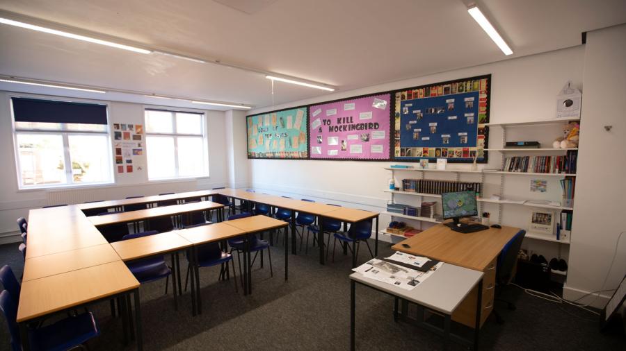 London Spring Campus (10-17) school gallery 2 ESL Languages English