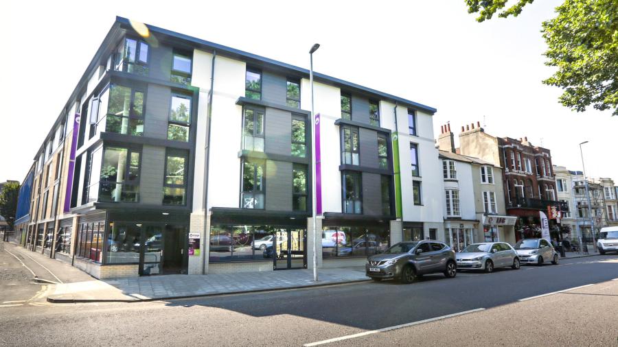 brighton united kingdom school language course learning english